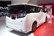 Toyota Vellfire © Toyota